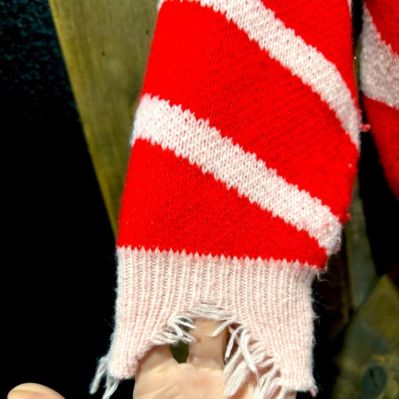 NWOT Miss Sparkling Pink & Red Frayed Heart Sweater Sz L - Picture 11 of 13